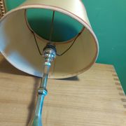 Lampe en métal argenté avec son abat jour
