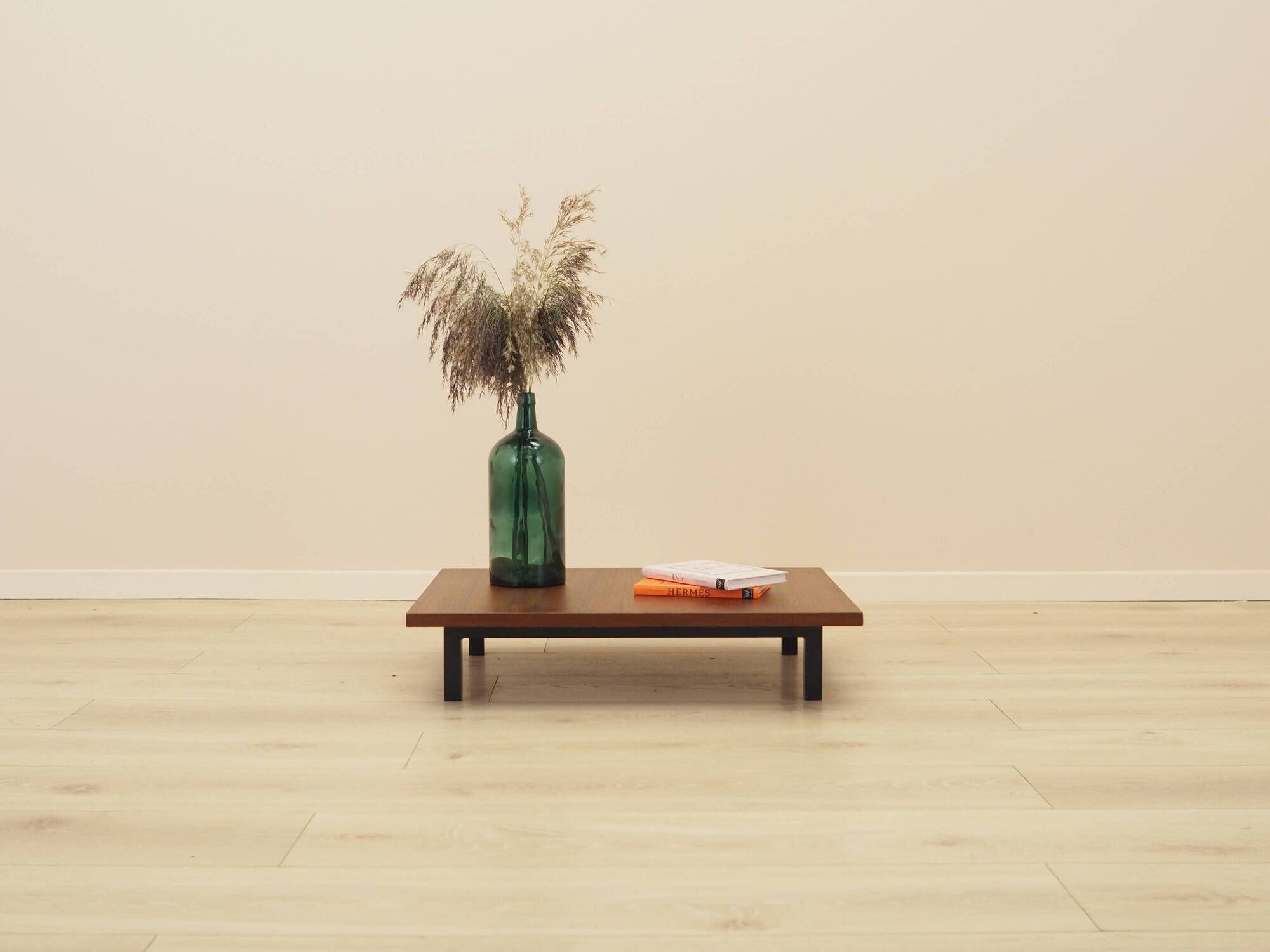 Table basse en teck Ole Bjerregaard, Sorø Terminalborde, années 1980.