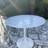 Tulip-shaped table with marble top