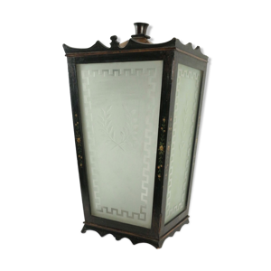 Lanterne en bois peint,