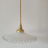 Serrated opaline suspension