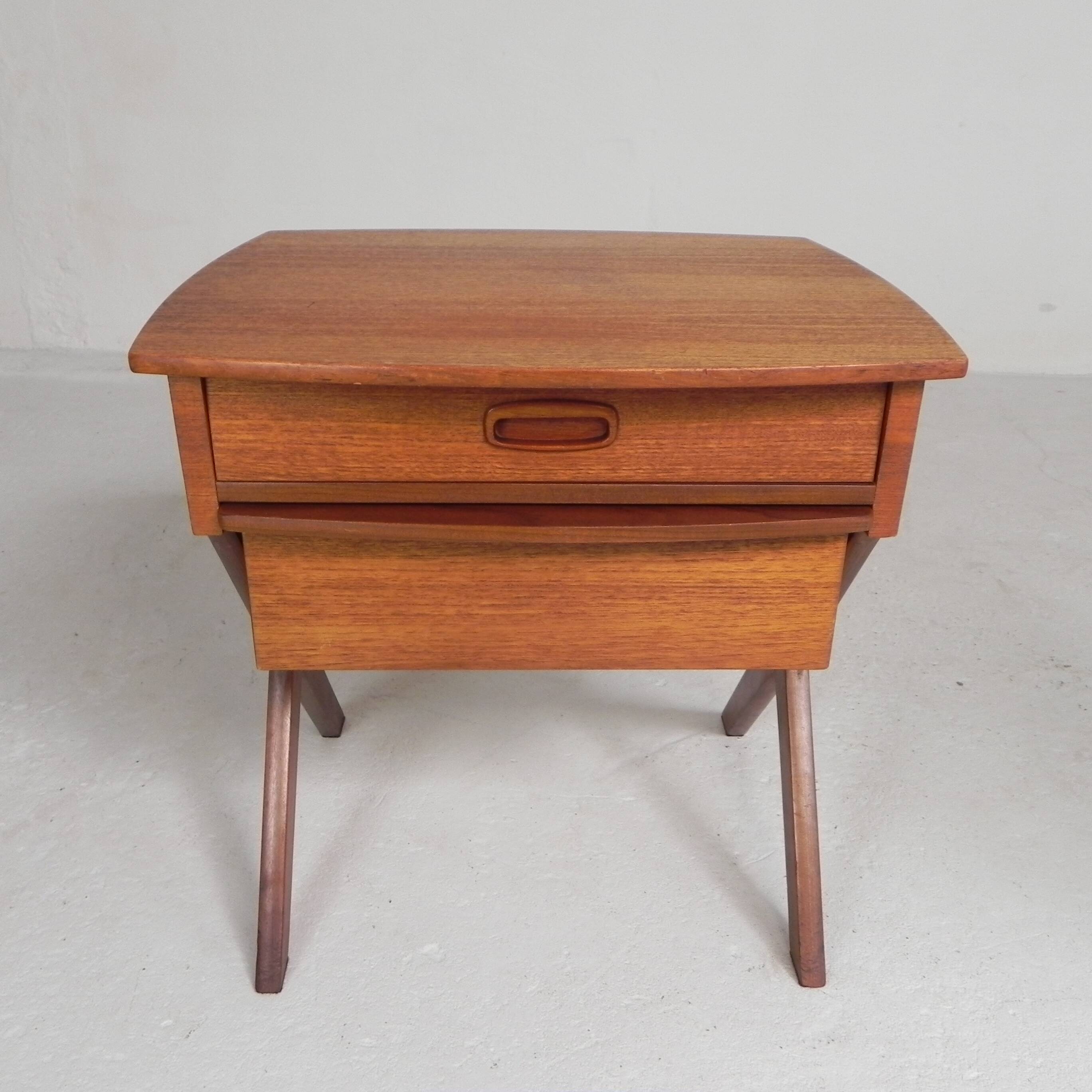Small chest of drawers, sewing table with 2 drawers O.M.F. 1960s