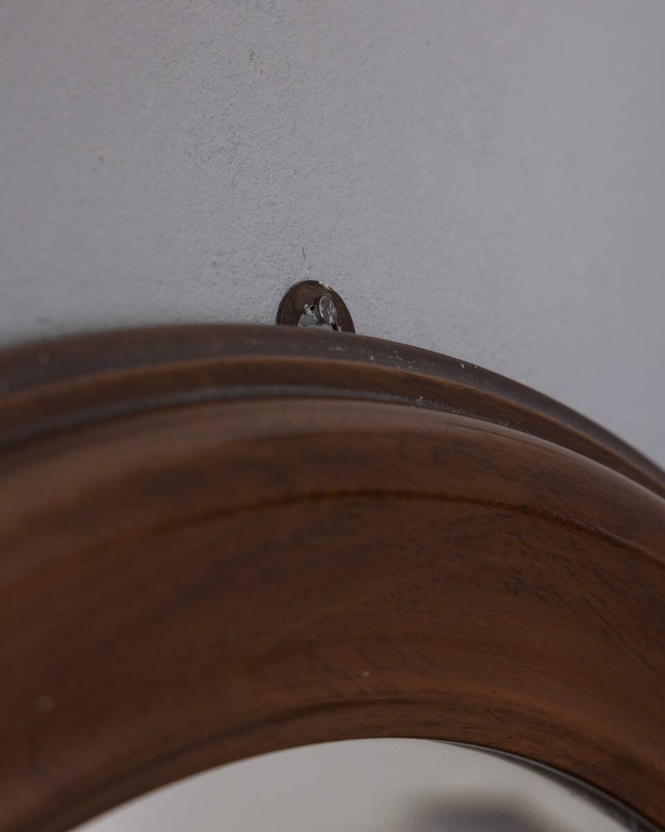 ROUND VINTAGE WOODEN WALL MIRROR FROM THE 1960S, ITALIAN DESIGN  CONDITION: