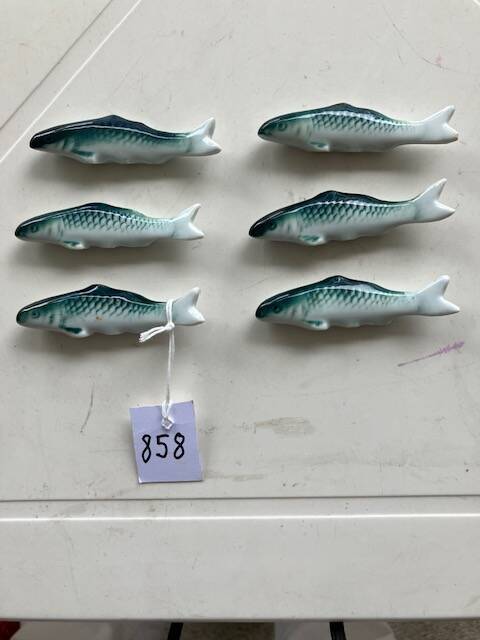 Knife holder