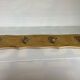 Porte manteau baroque velours ocre
