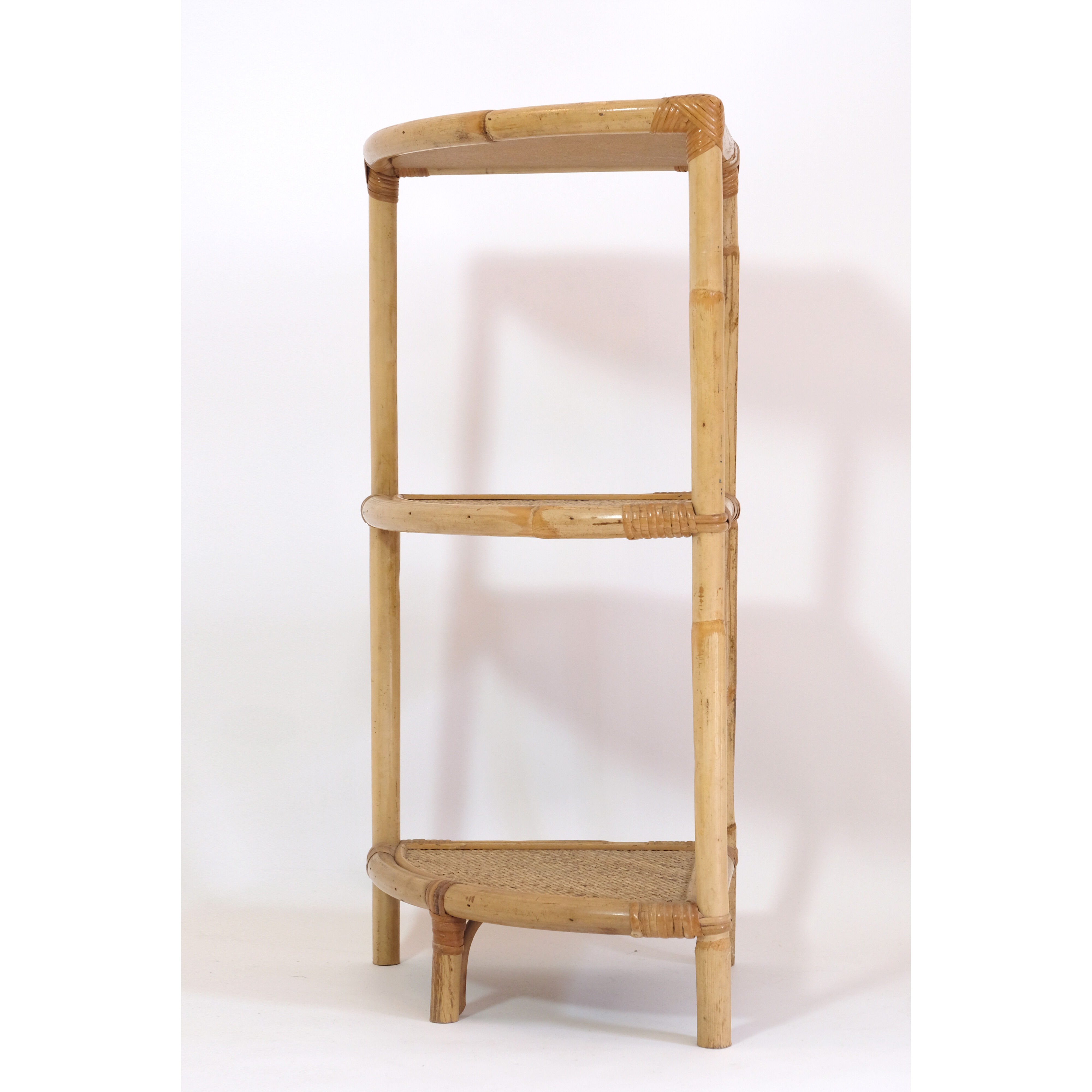 Rattan corner spreader from the 60/70