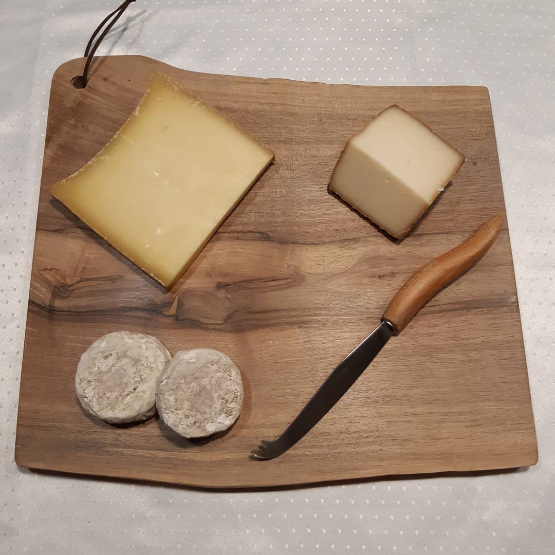 XXL walnut cutting board