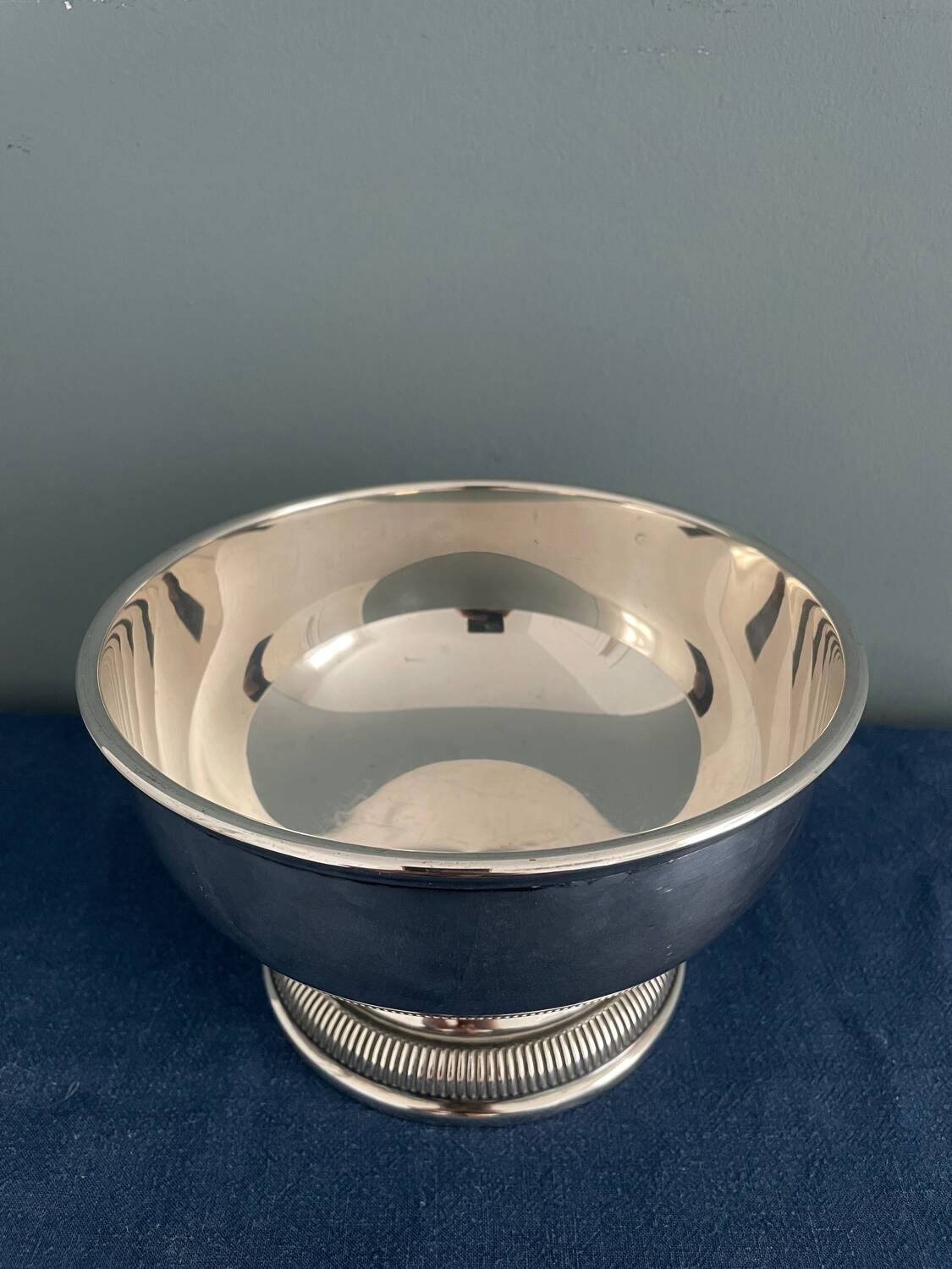 Silver metal fruit basket bowl