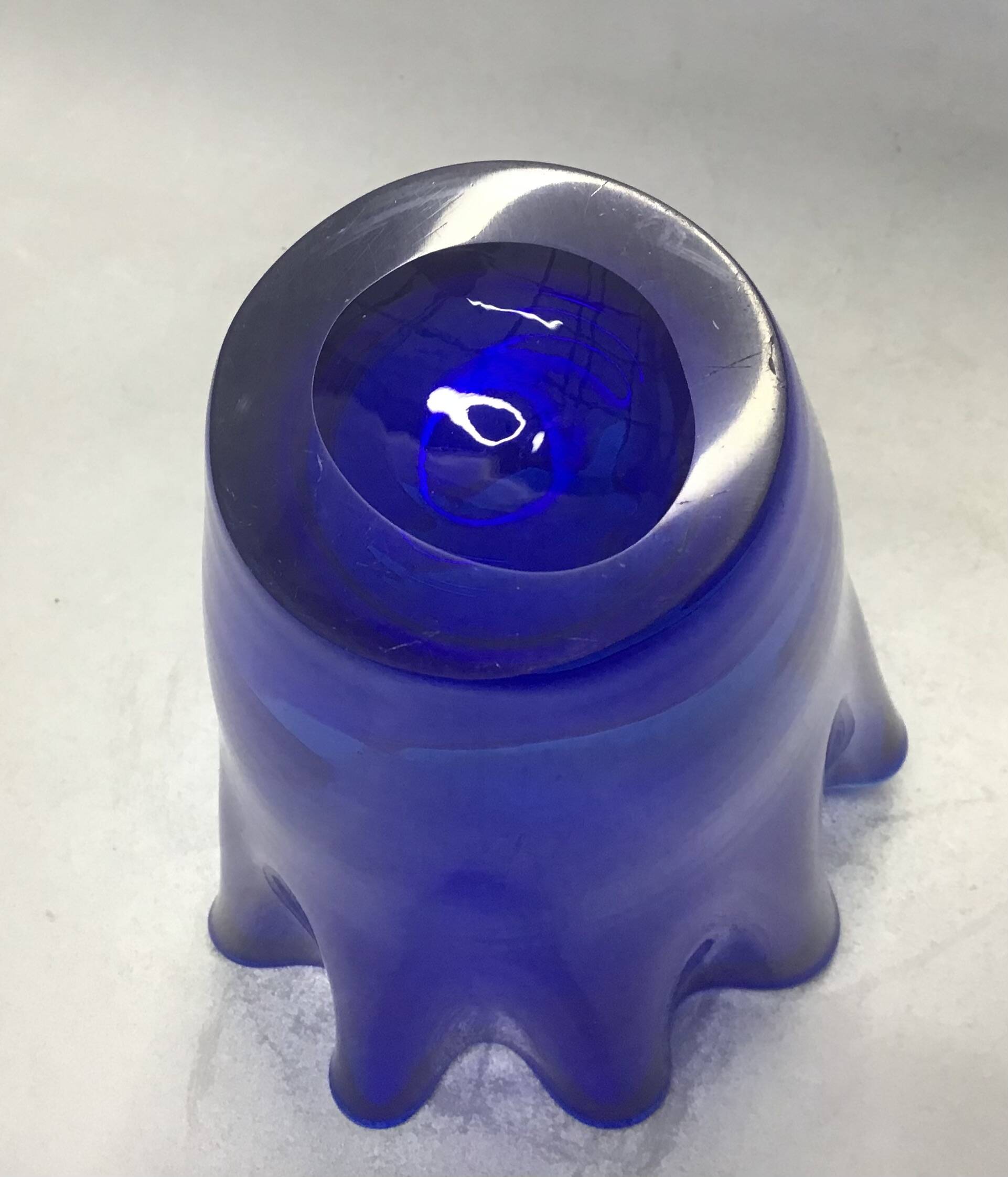 Murano - Cobalt blue glass handkerchief vase 25 cm high