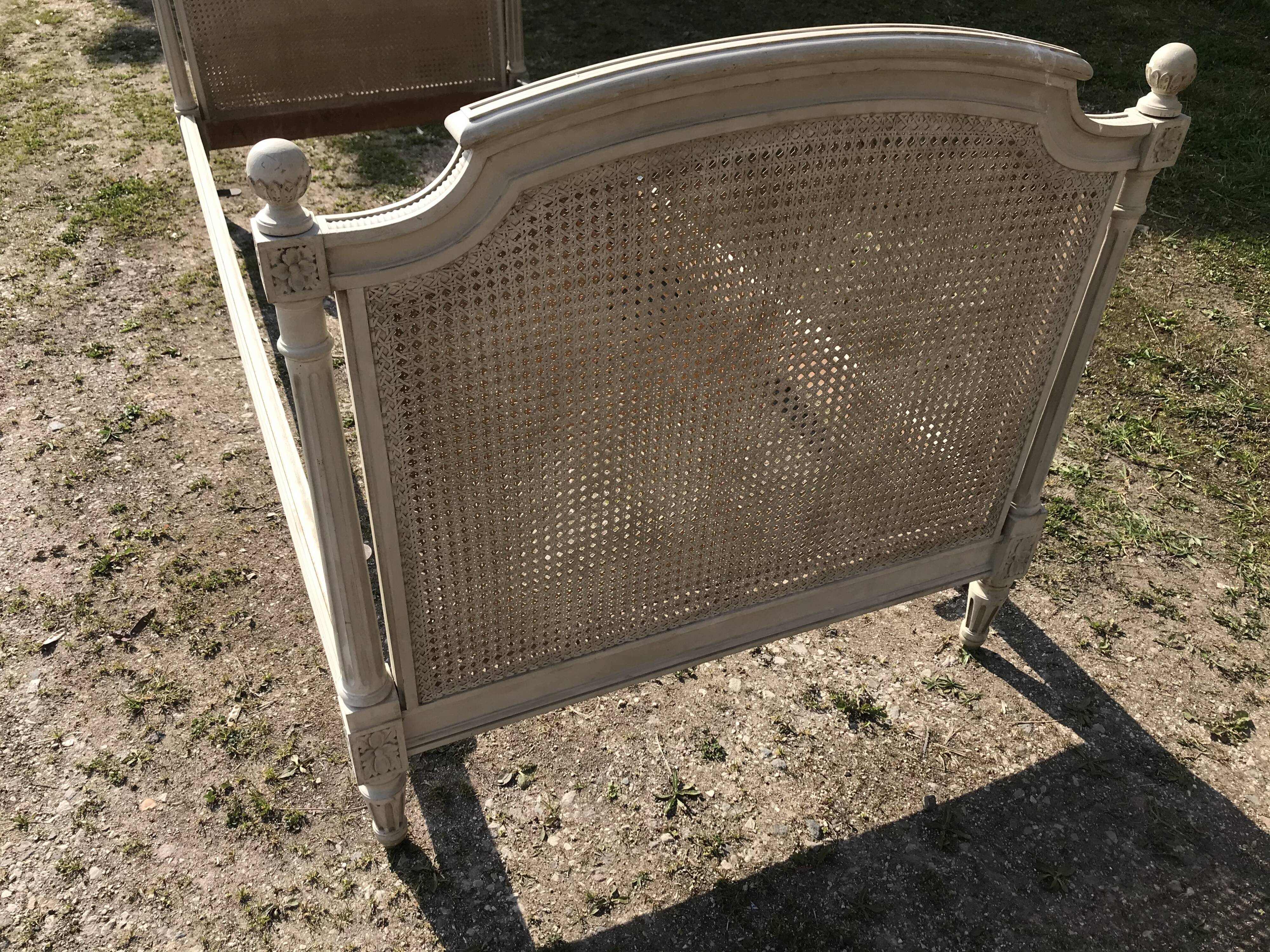 Bed louis XVI caning