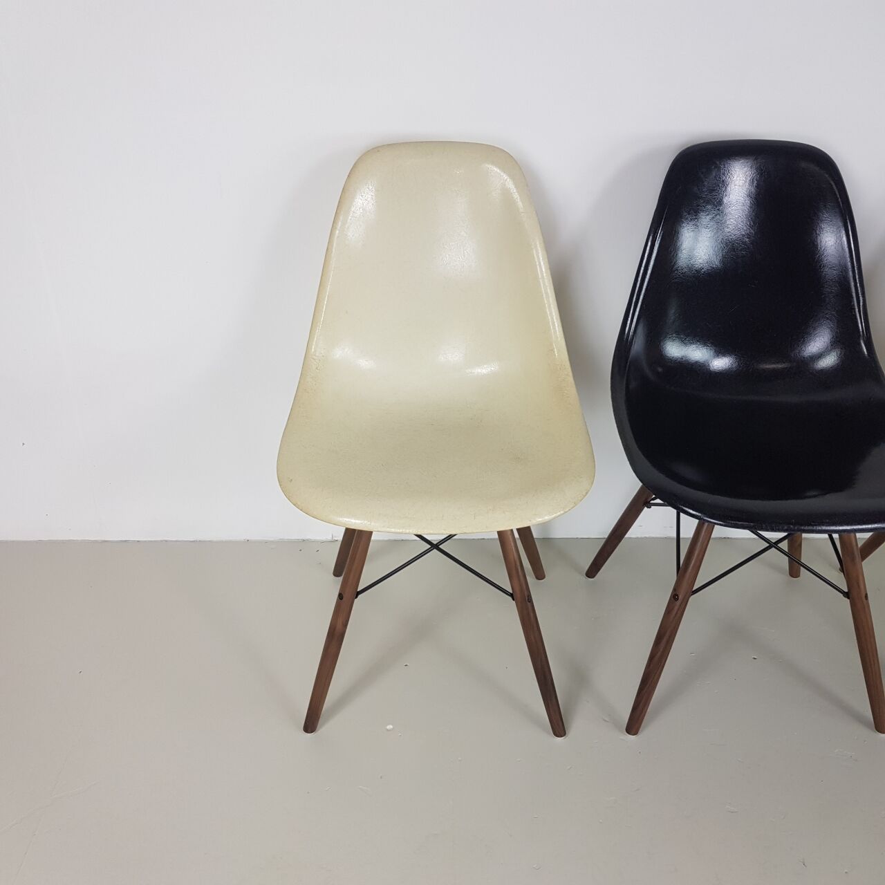 DSW side chairs by Charles & Ray Eames edition Herman Miller