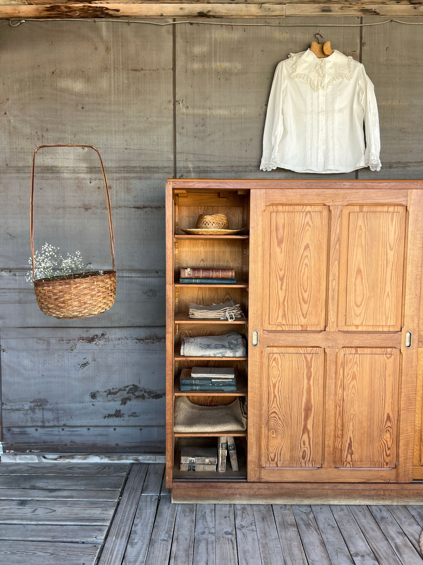 Sliding door wardrobe