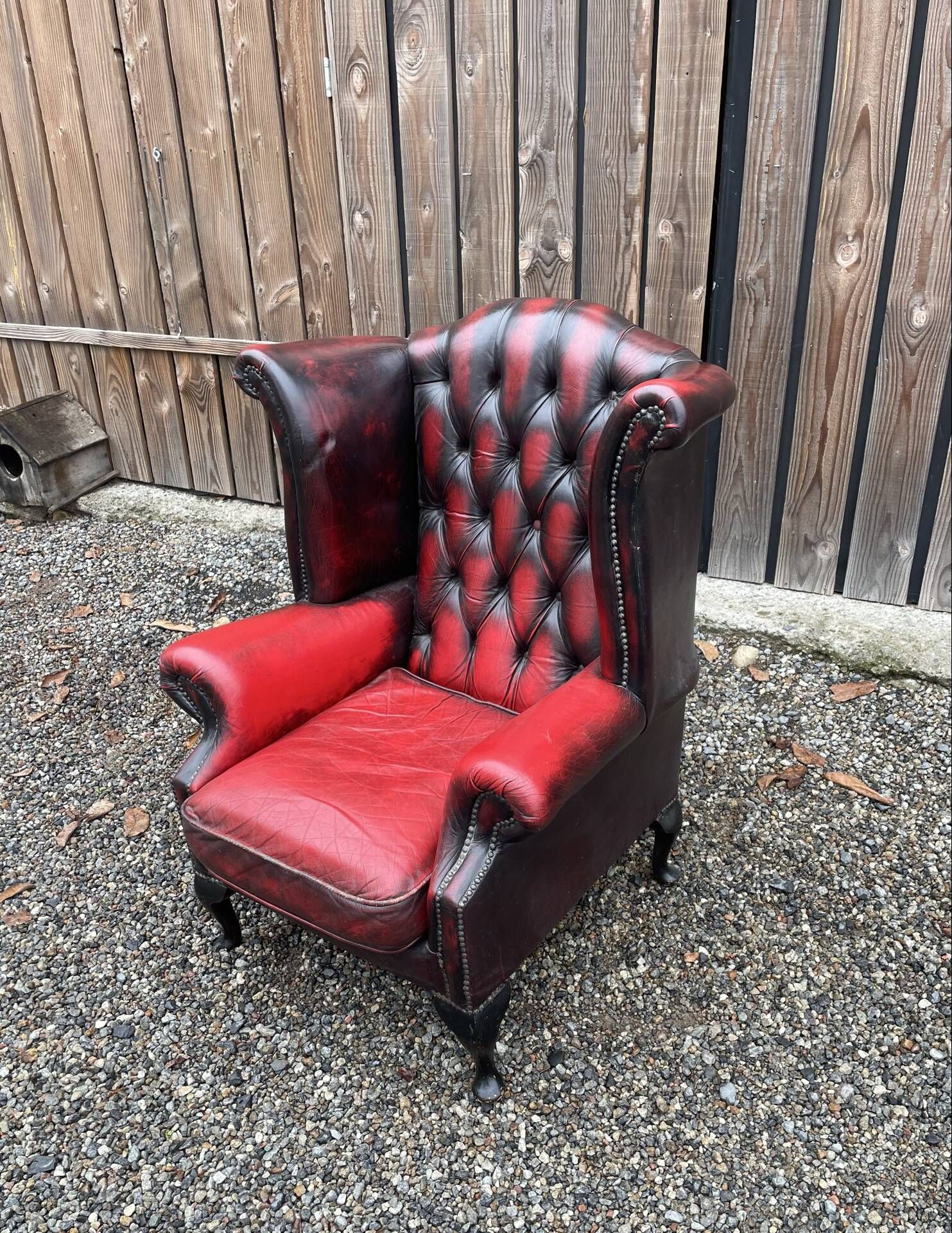 PAXTON Chesterfield-style armchair