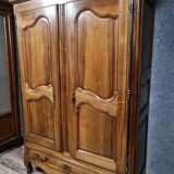 Armoire époque Louis XV en noyer massif époque XVIIIeme