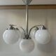 Lustre moderniste art déco, métal chromé et opaline, France 1930