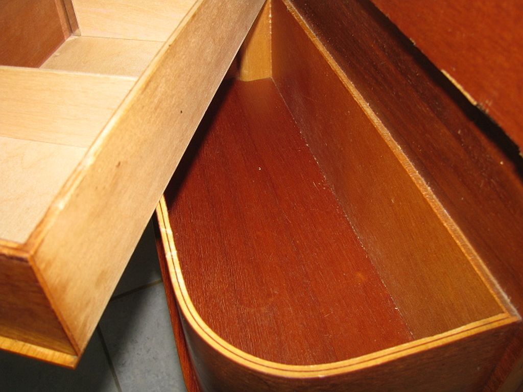 Mid century sewing box with / side table. asystent teak 1960/70s