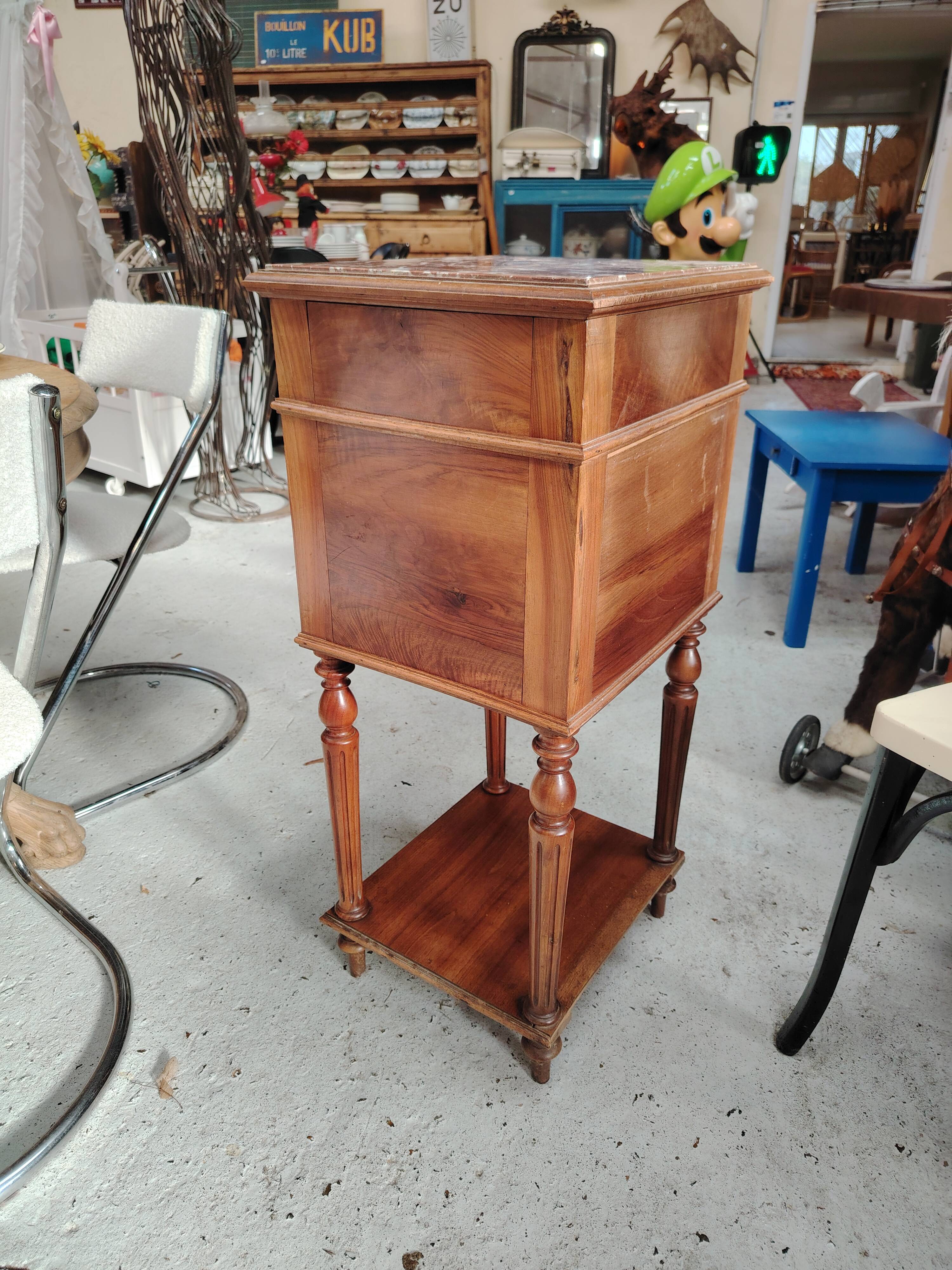Beautiful antique nightstand in walnut with a marble top from the late 19th century.