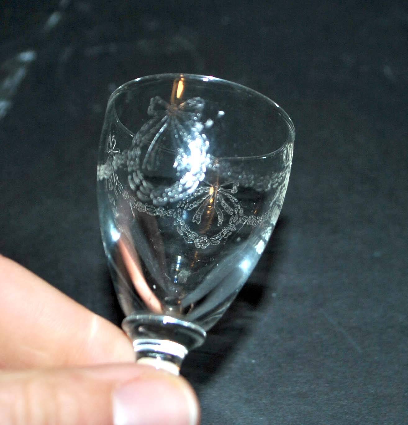 Set of 6 old acid-etched liqueur glasses - decoration of knots and garlands of flowers 1900