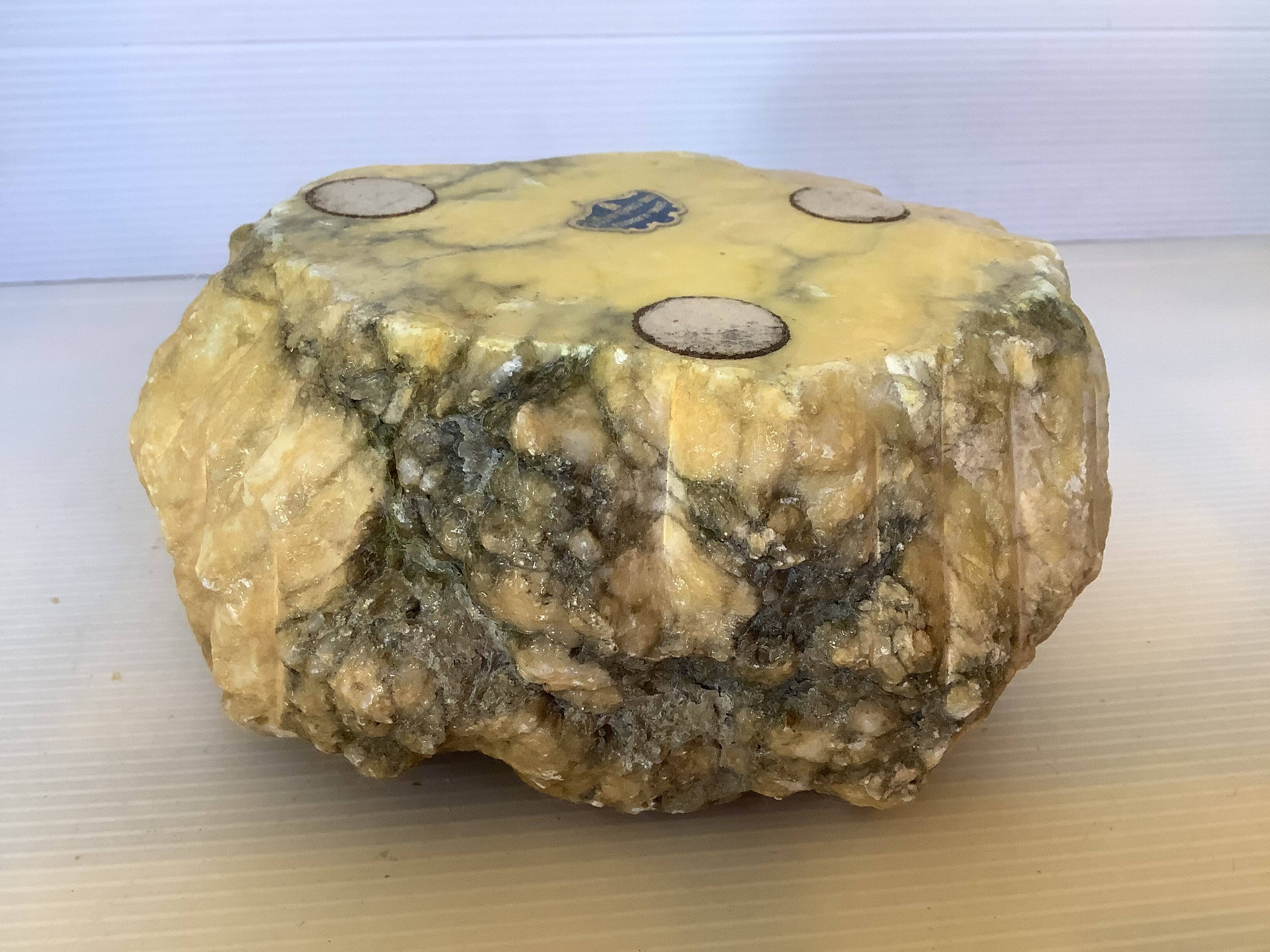 Empty alabaster ashtray pocket Italy