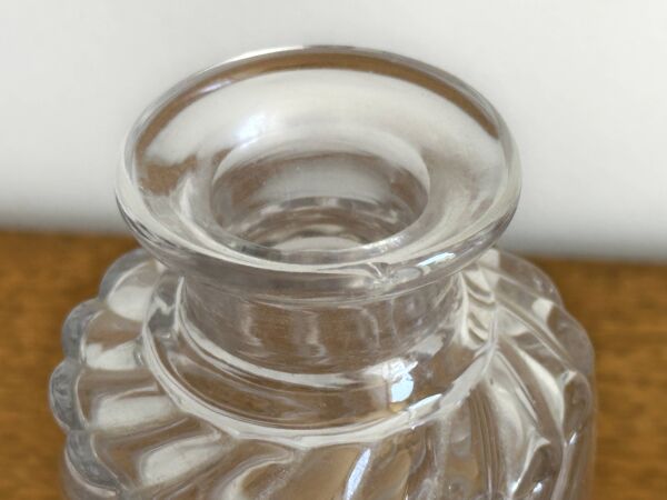 Cristal de Baccarat - important nécessaire de toilette Bambou Tors