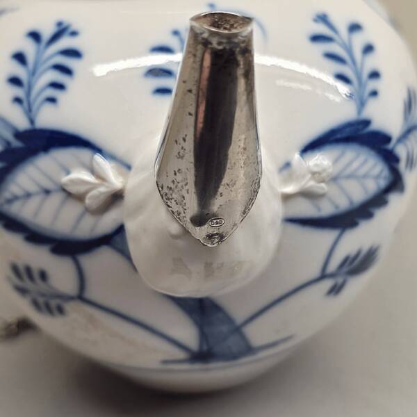 Antique German Porcelain Meissen Zwiebelmunster Teapot with silver, mid 180