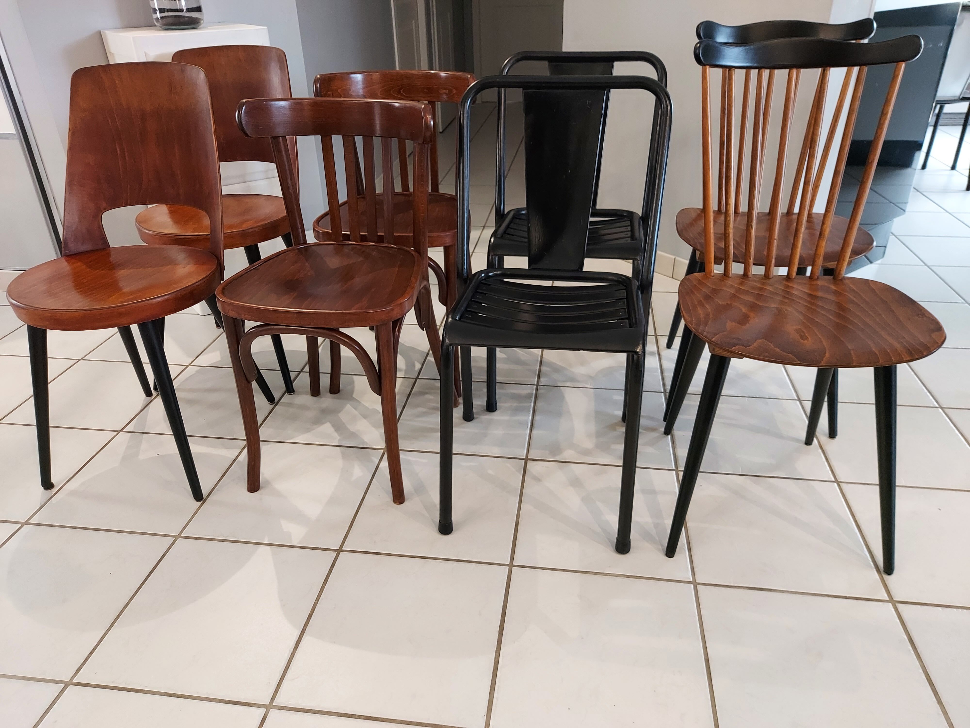 Suite de 8 chaises de bistrot dépareillées Baumann mondor ,tolix  vintage années 1960