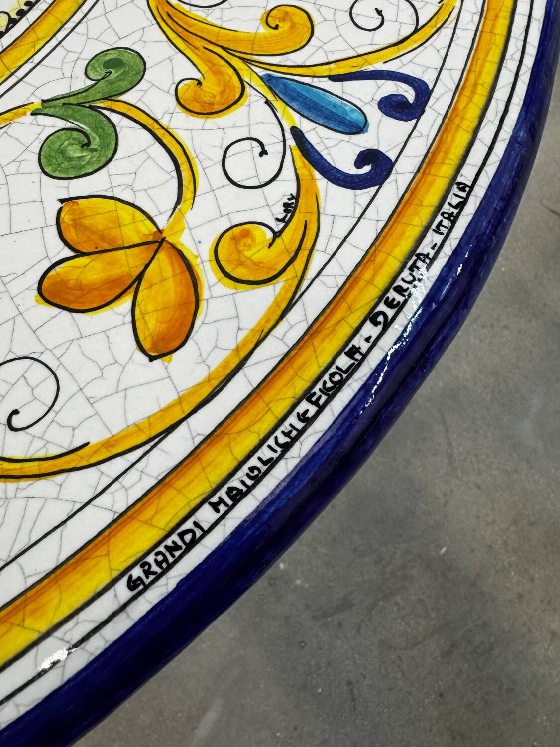 Outdoor table signed Grandi Maioliche Ficola hand-painted Italy