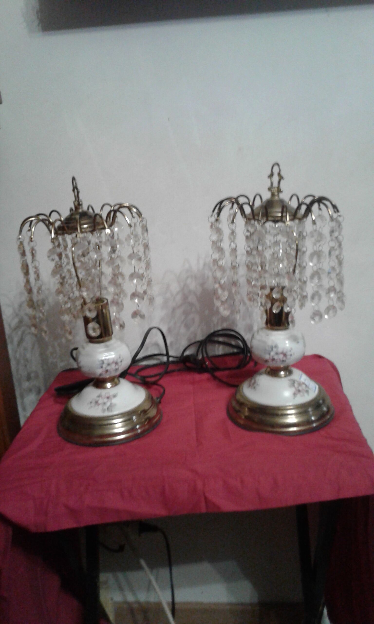 Two bedside lamps with grapevines