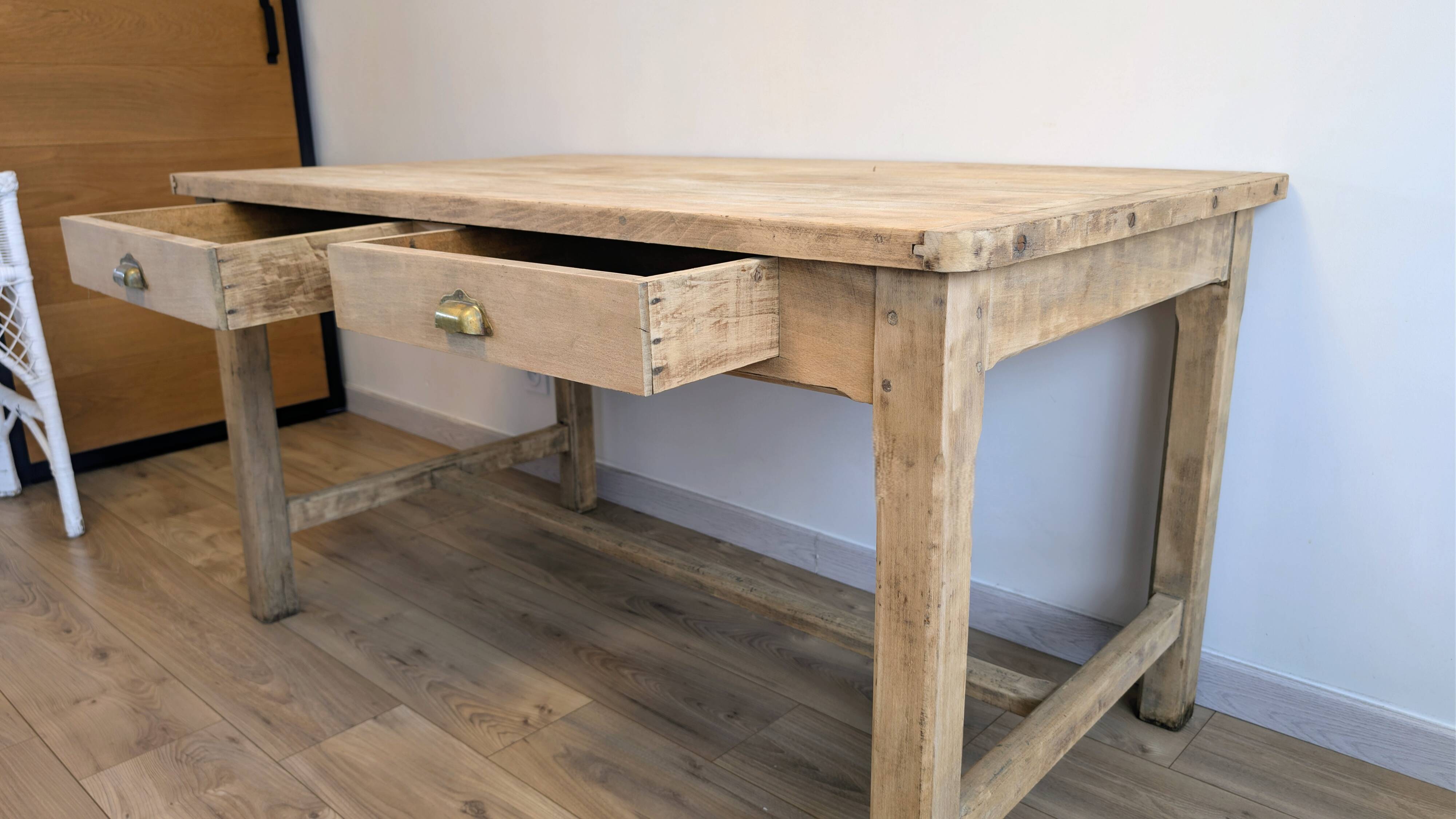 Old farmhouse table in solid cherry wood with drawers, 140 cm.
