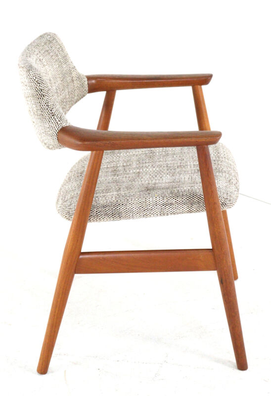 Svend Åge Eriksen for Glostrup GM11 chair - danish design - new upholstery