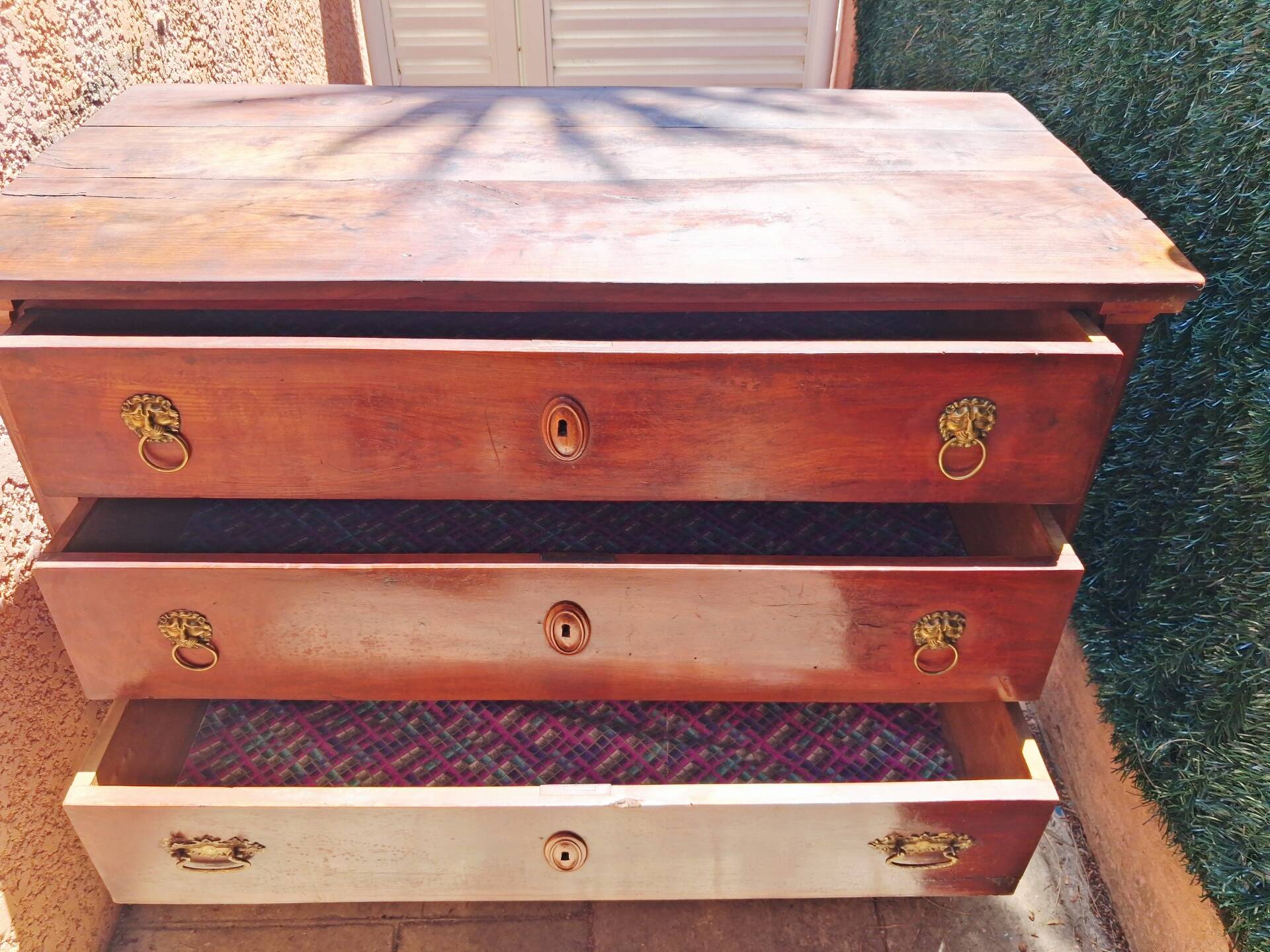 Mahogany chest of drawers