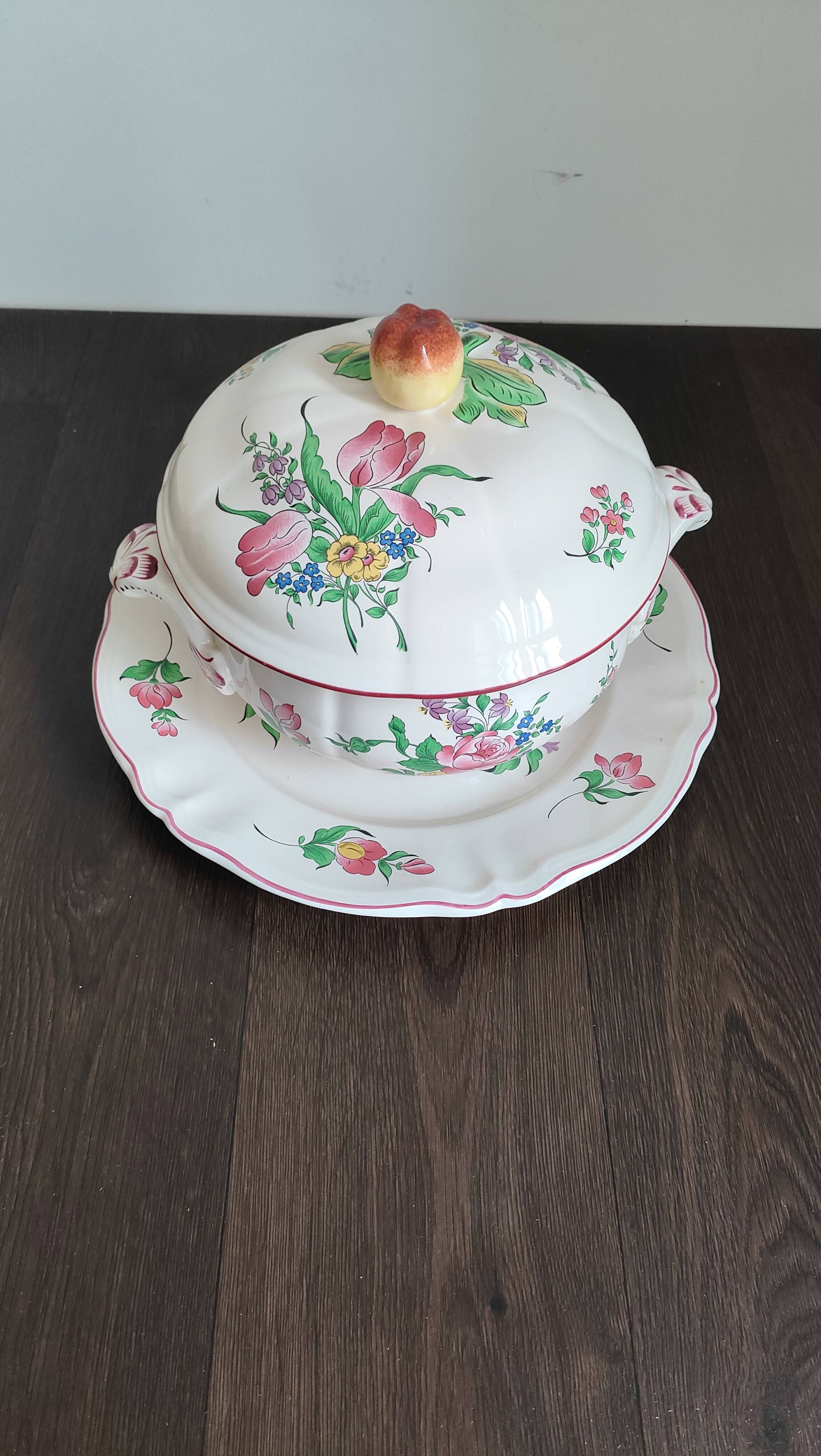 Grande soupière ancienne et son dormant en faïence de Lunéville – Décor Rév