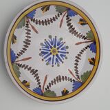 Assiette en faïence ancienne