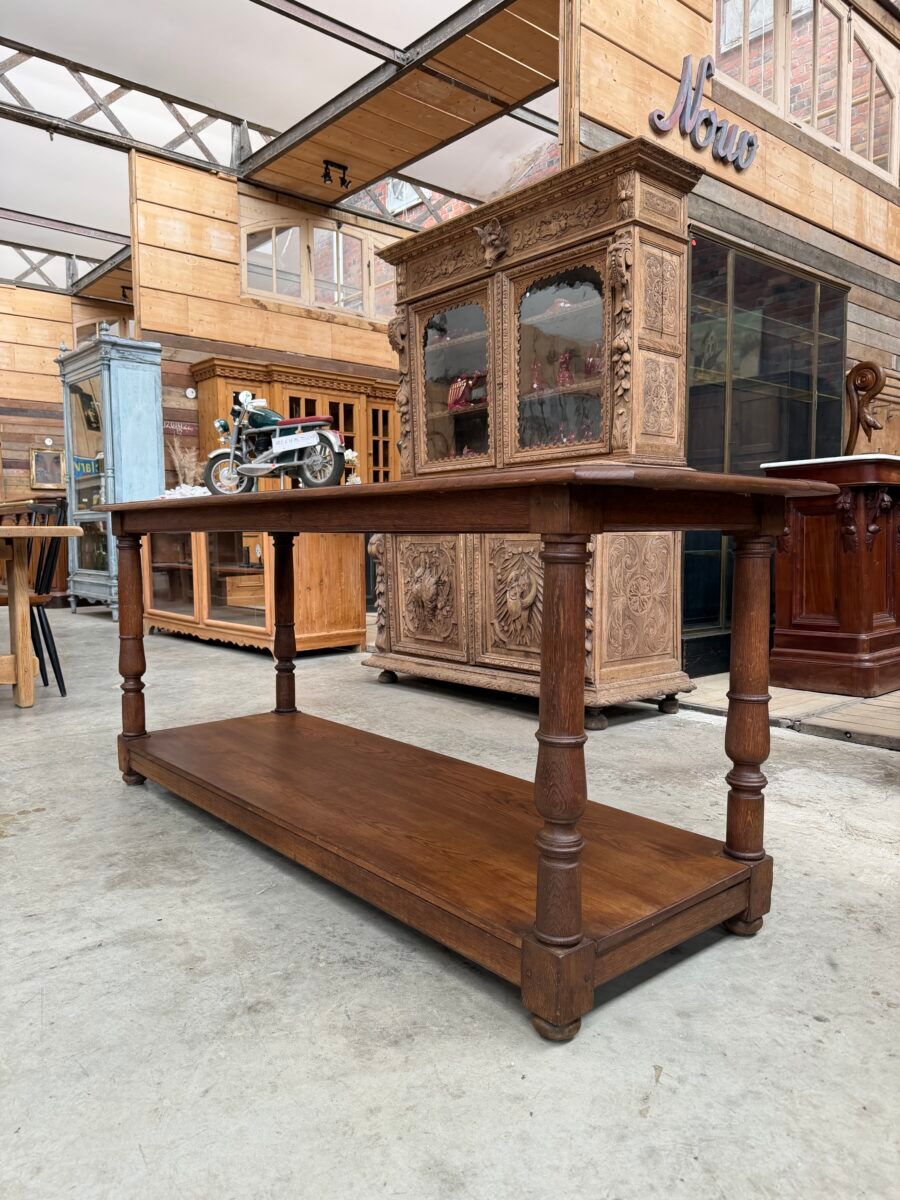 Draper's table from the early 20th century in oak