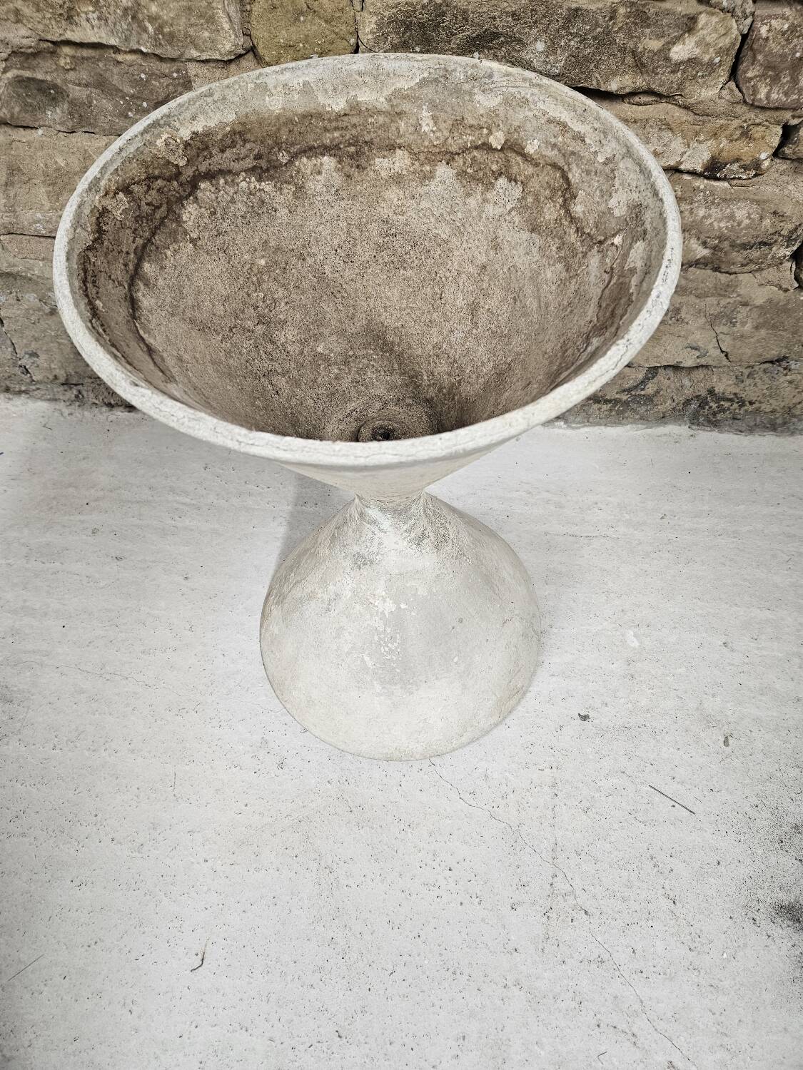 Diabolo planter by Anton Bee for Eternit