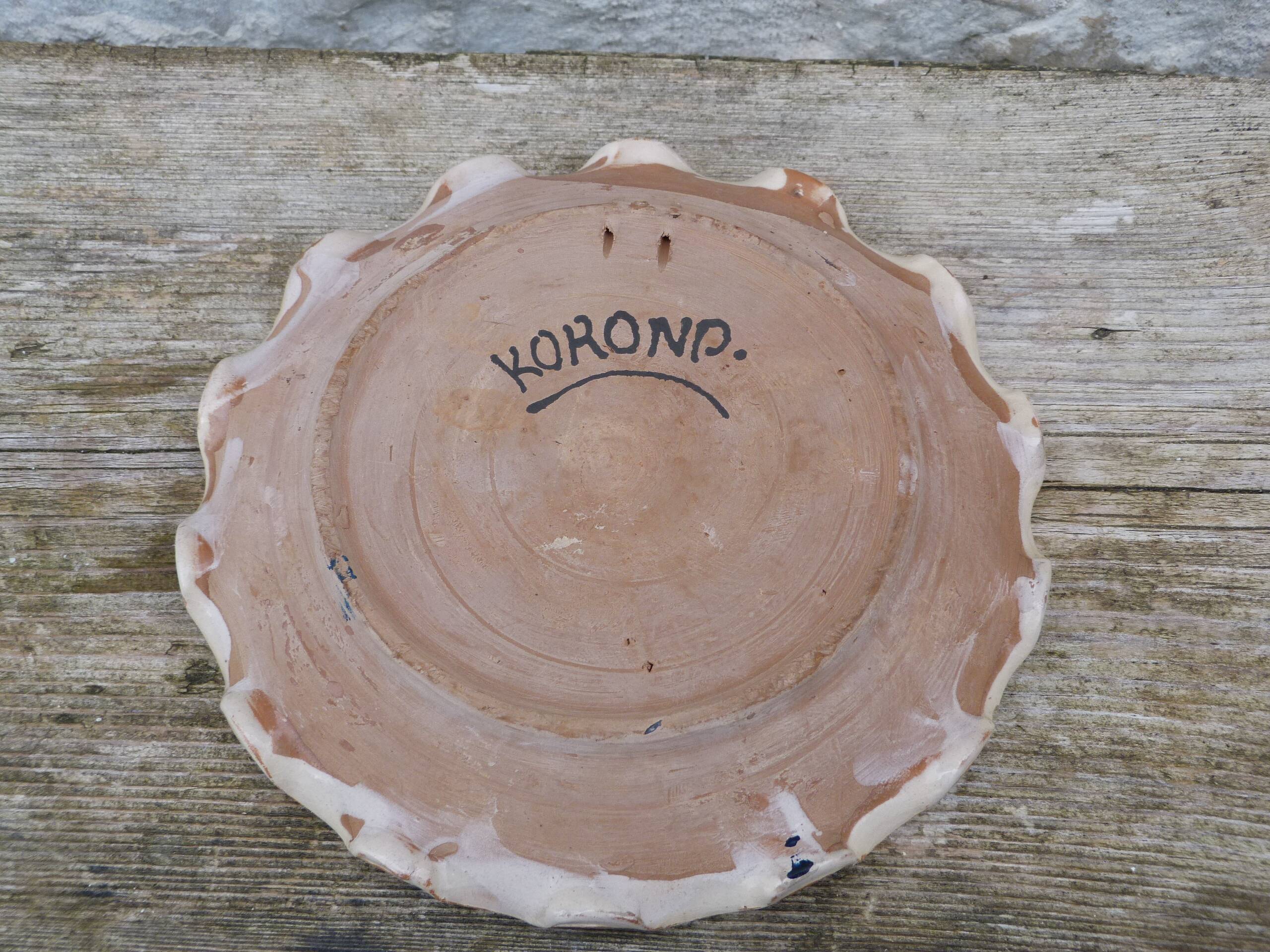 Traditional Romanian pottery bowl, signed Korond