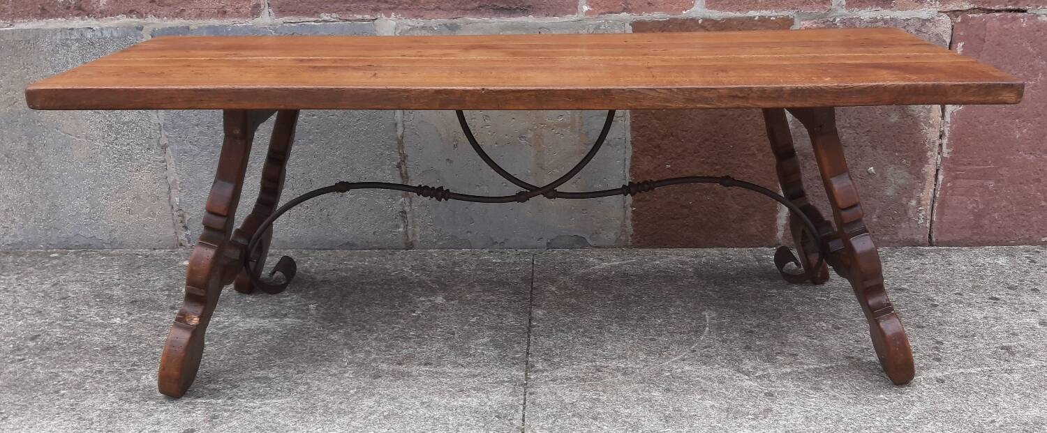Spanish table with oak lyre legs (19th century)