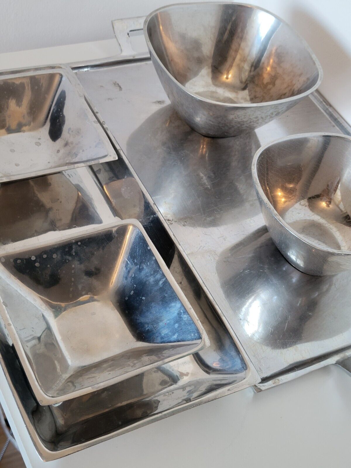 Serving set tray + aperitif cups in raw aluminum
