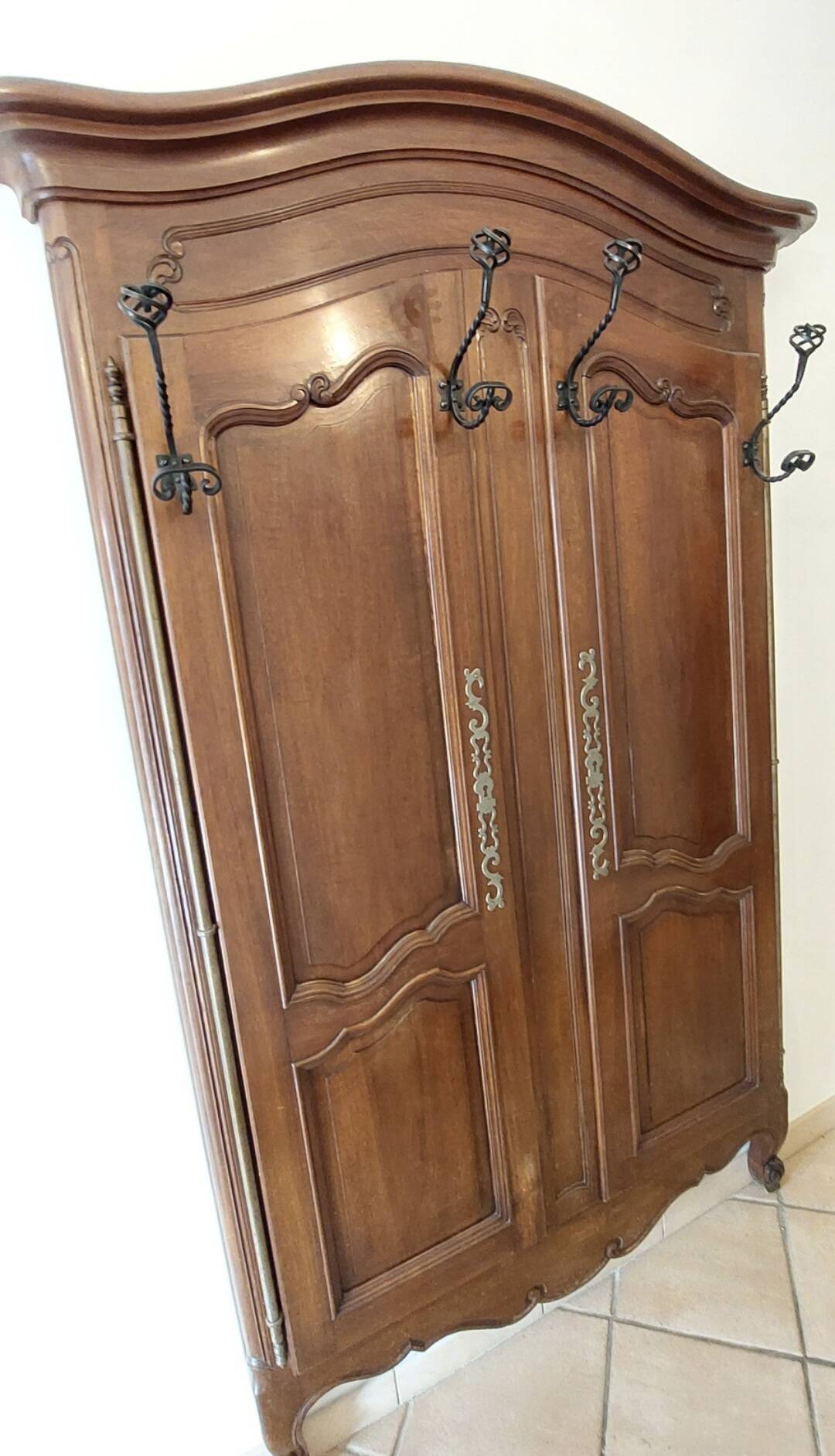 Wall-mounted coat rack entrance furniture