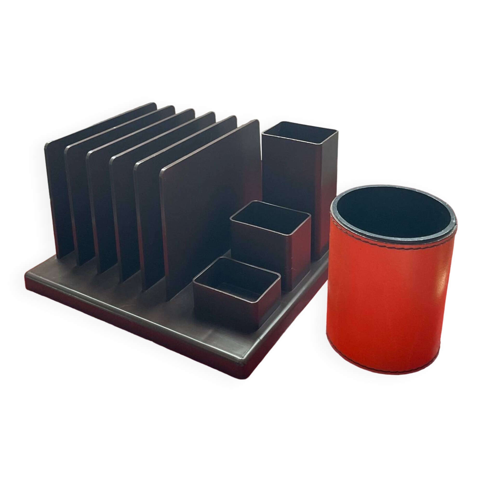 Vintage letter rack and pencil pot from the 70s