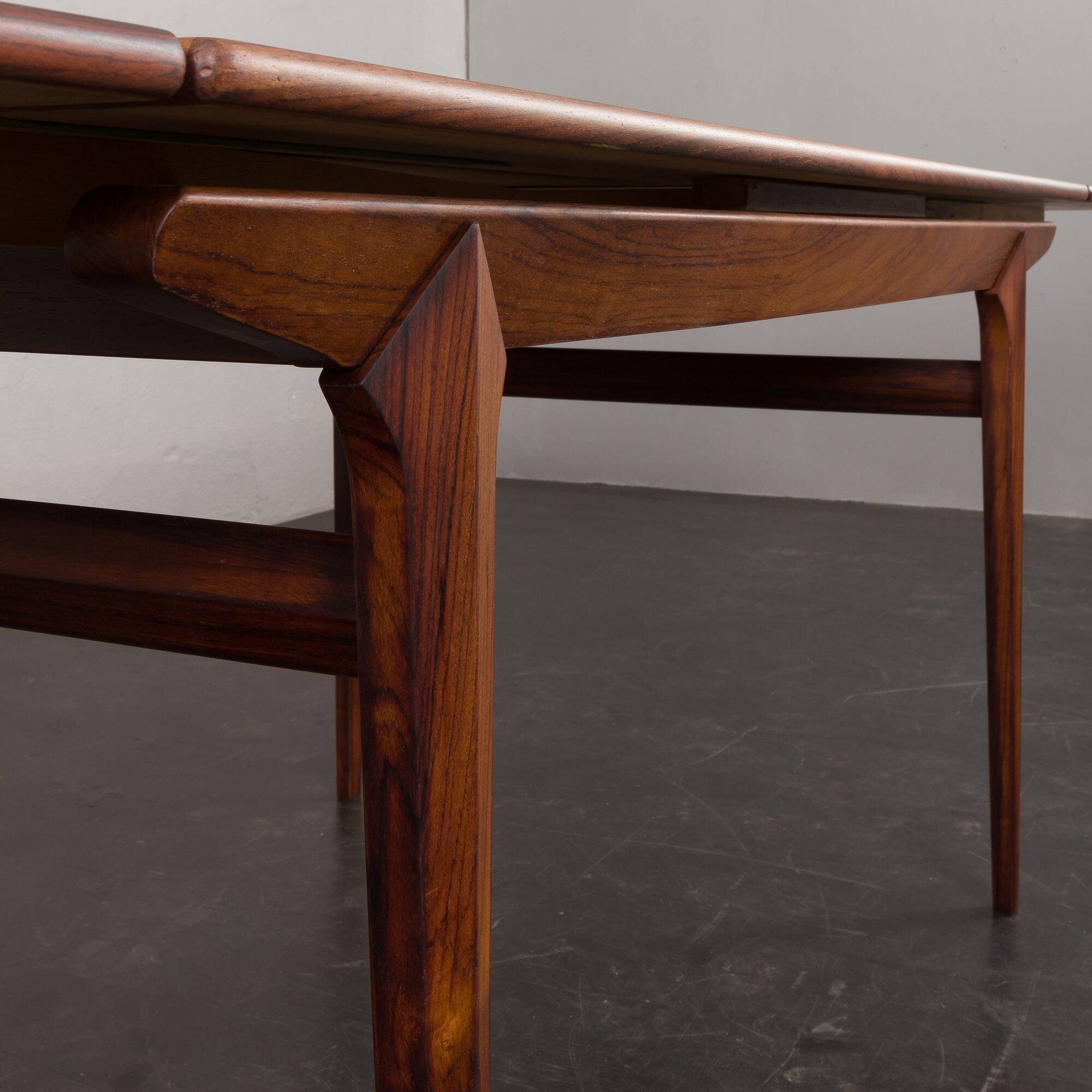 Mid-century Extendable Rosewood Dining Table, Model 10, Johannes Andersen for Hans Bech, Denmark, 19