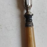 Manche pince a gigot corne et métal argenté