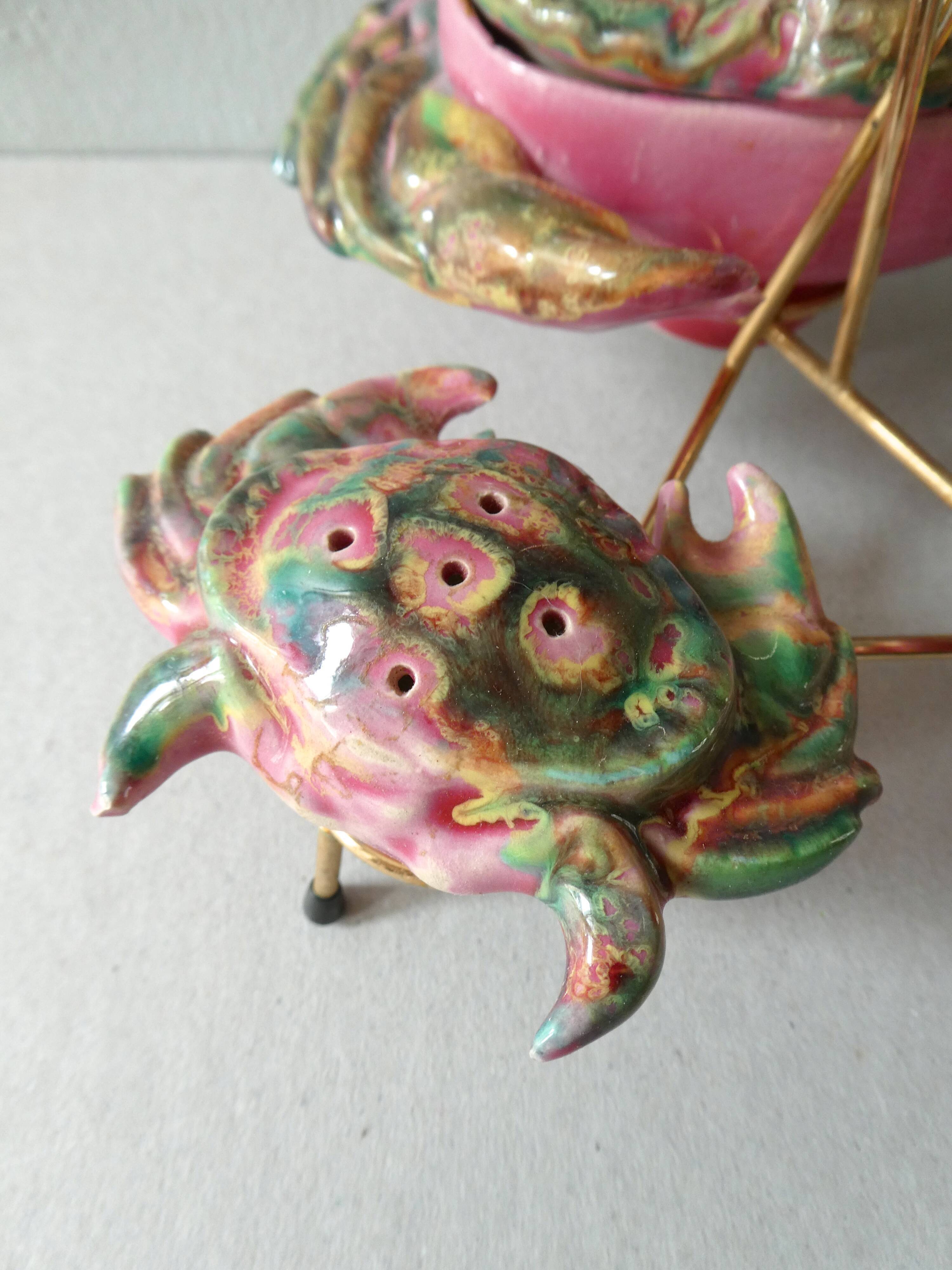 Set salt shaker, pepper and mustard maker, dabbling, crabs