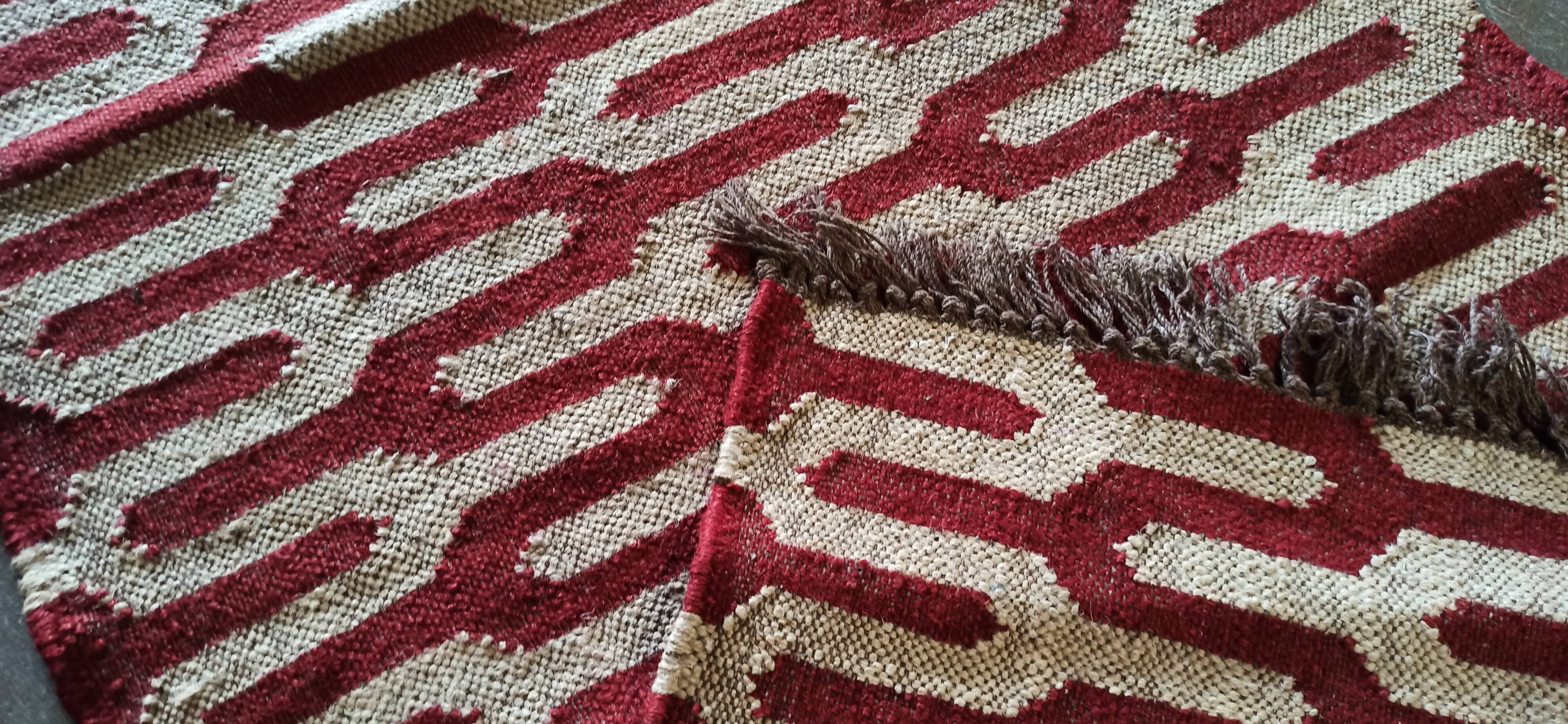 Kilim carpet in burlap and cotton. 76cm x 300cm