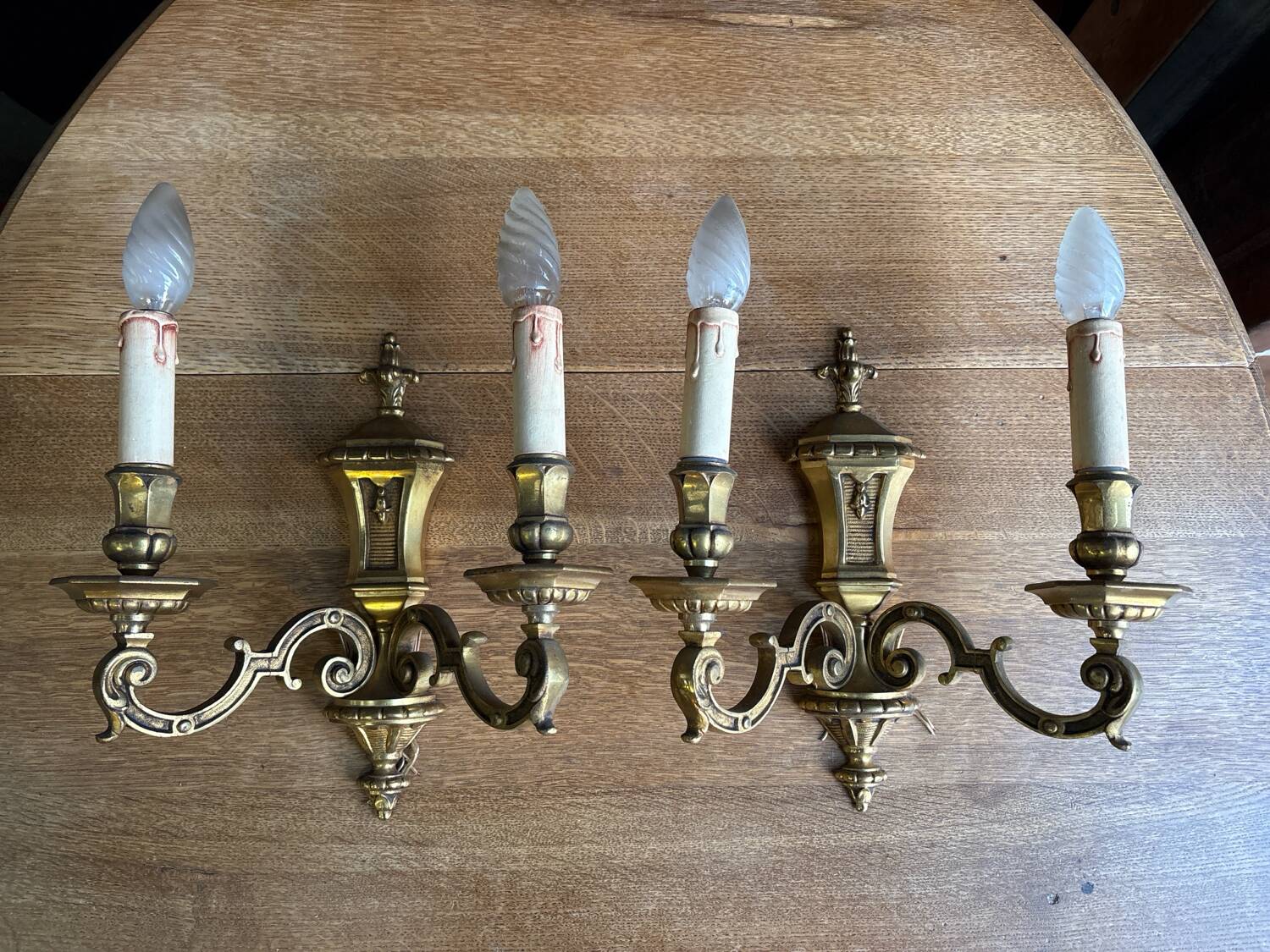 2 antique bronze wall sconces – Louis XVI style – 2 light arms