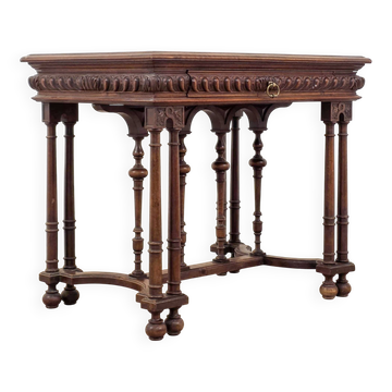 Bureau d’écrivain en noyer sculpté de style Renaissance, fin du XIXe siècle