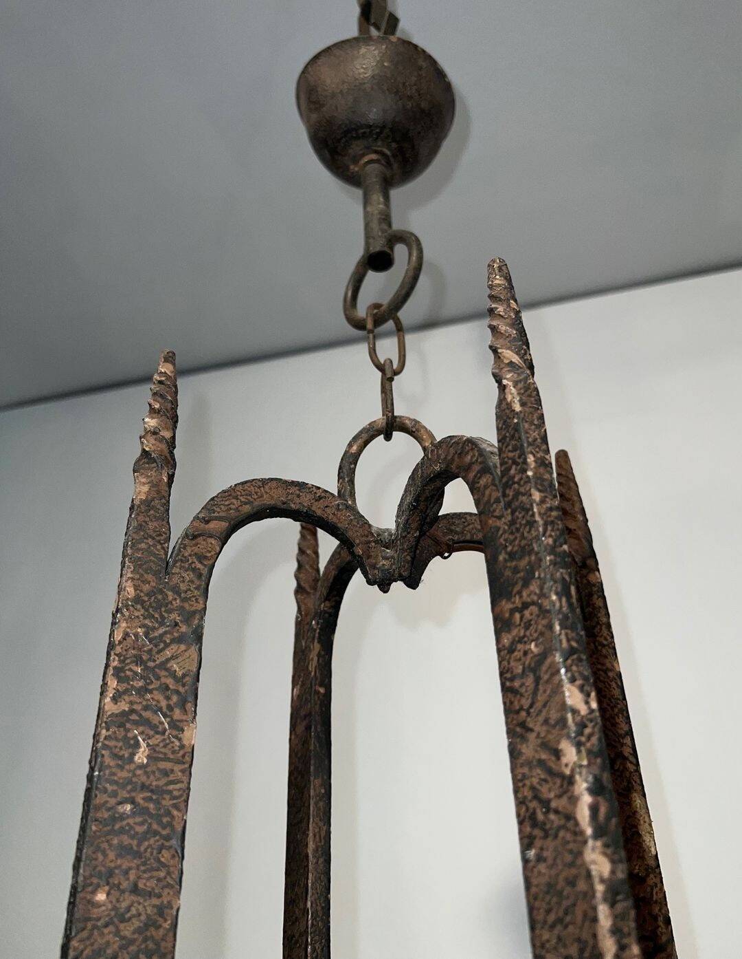 Suspension en fer forgé, travail français, circa 1950