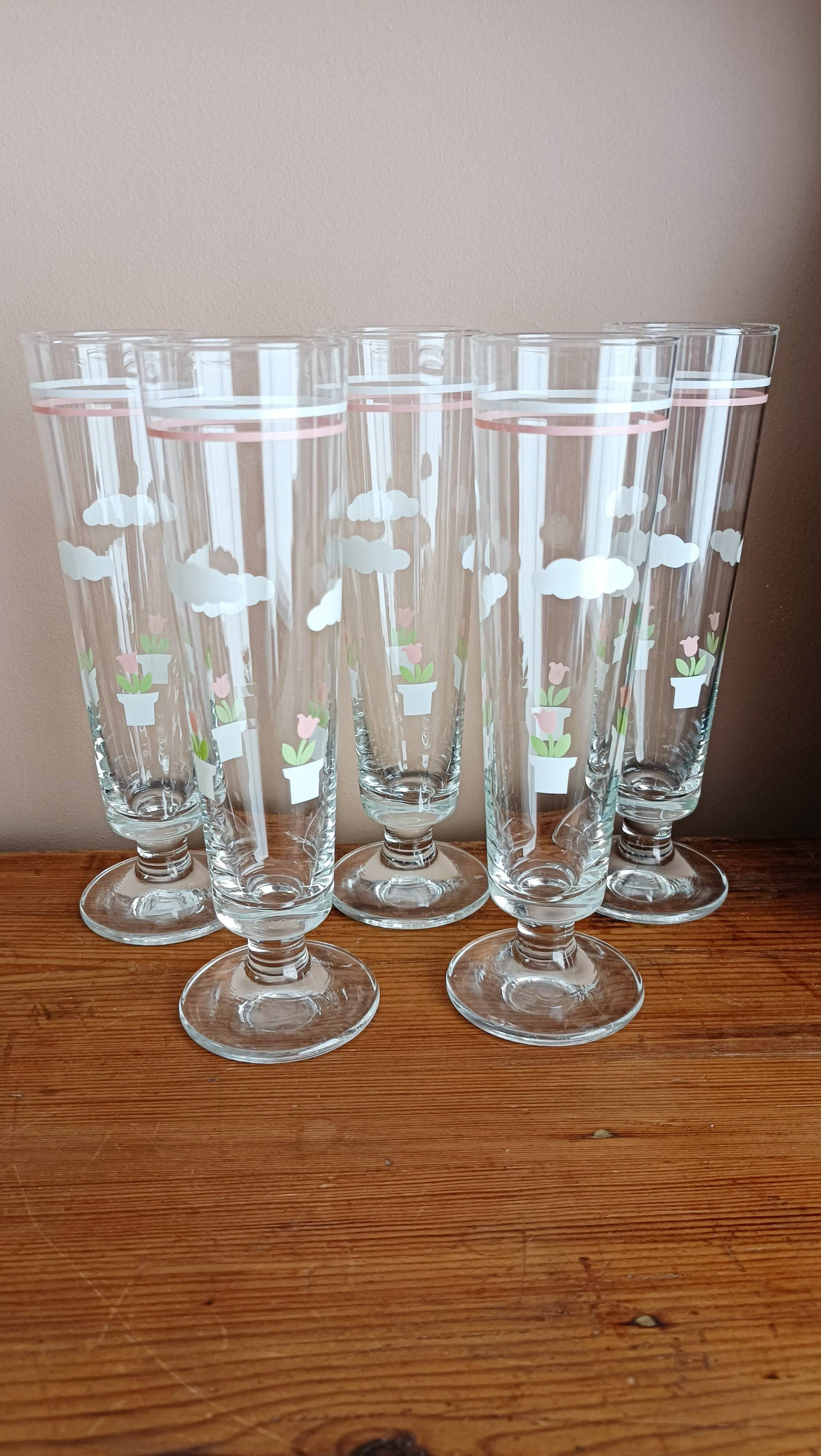 Set of 5 floral champagne glasses