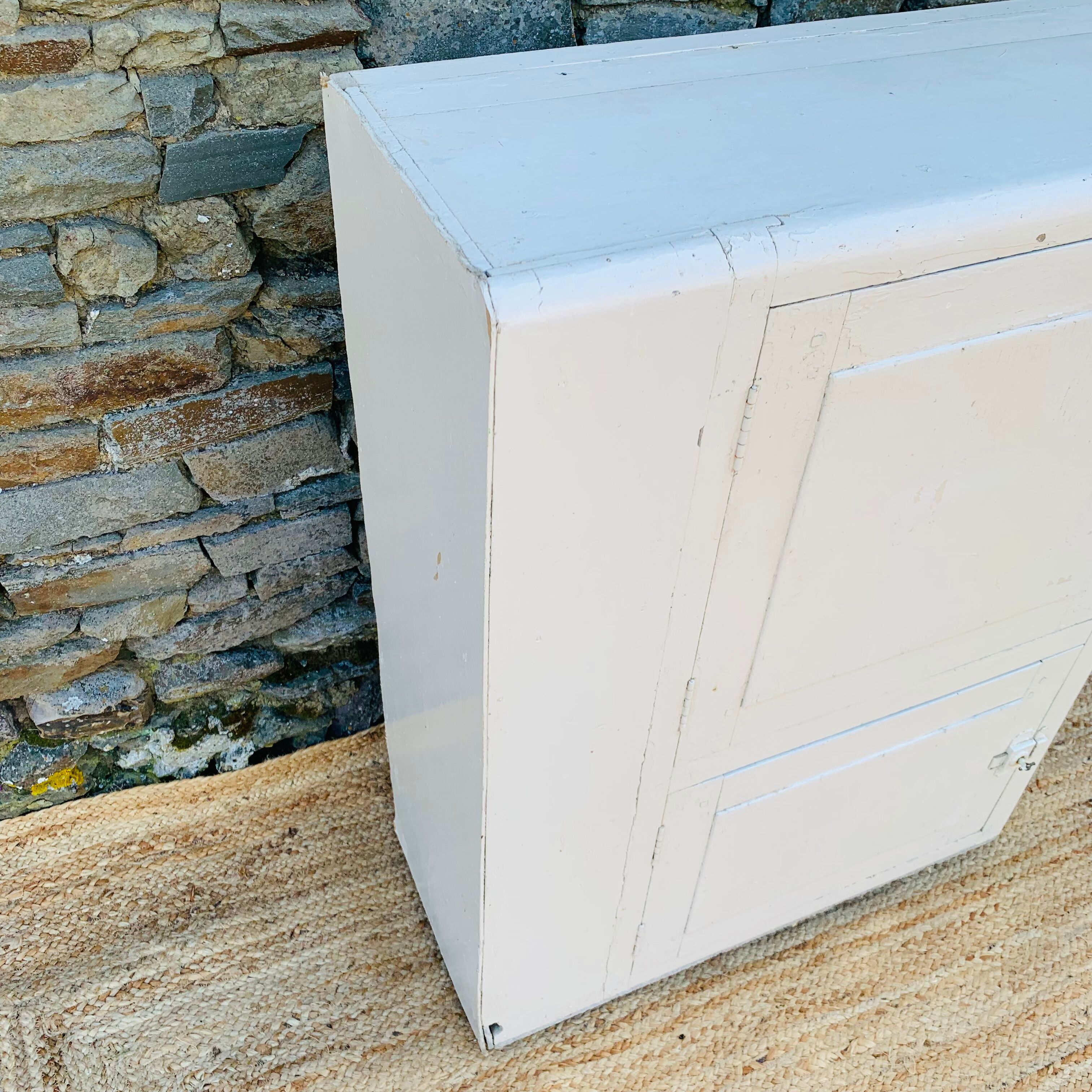 Parisian furniture 2 doors