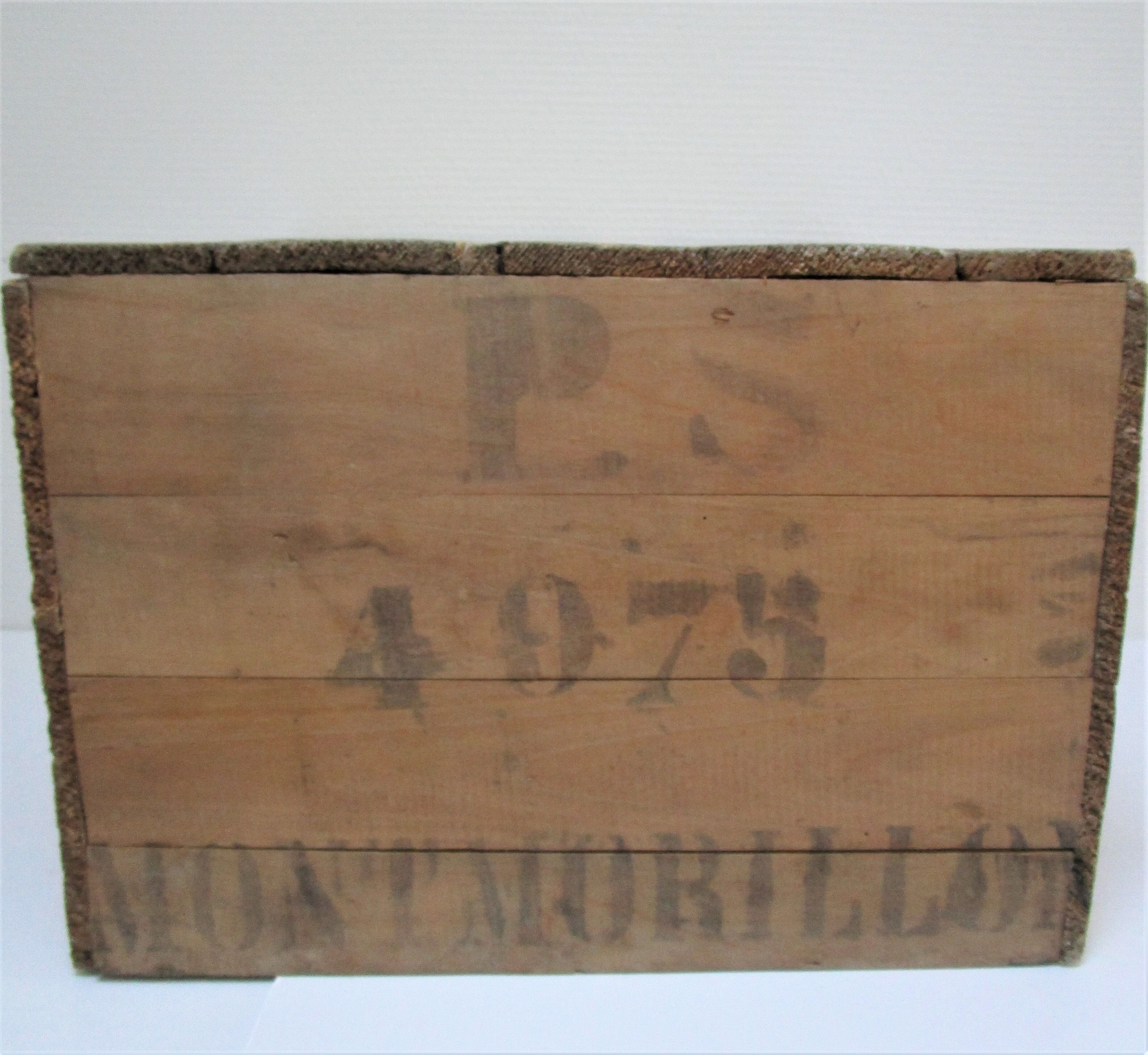 Vintage Skated Wood Case Suchard